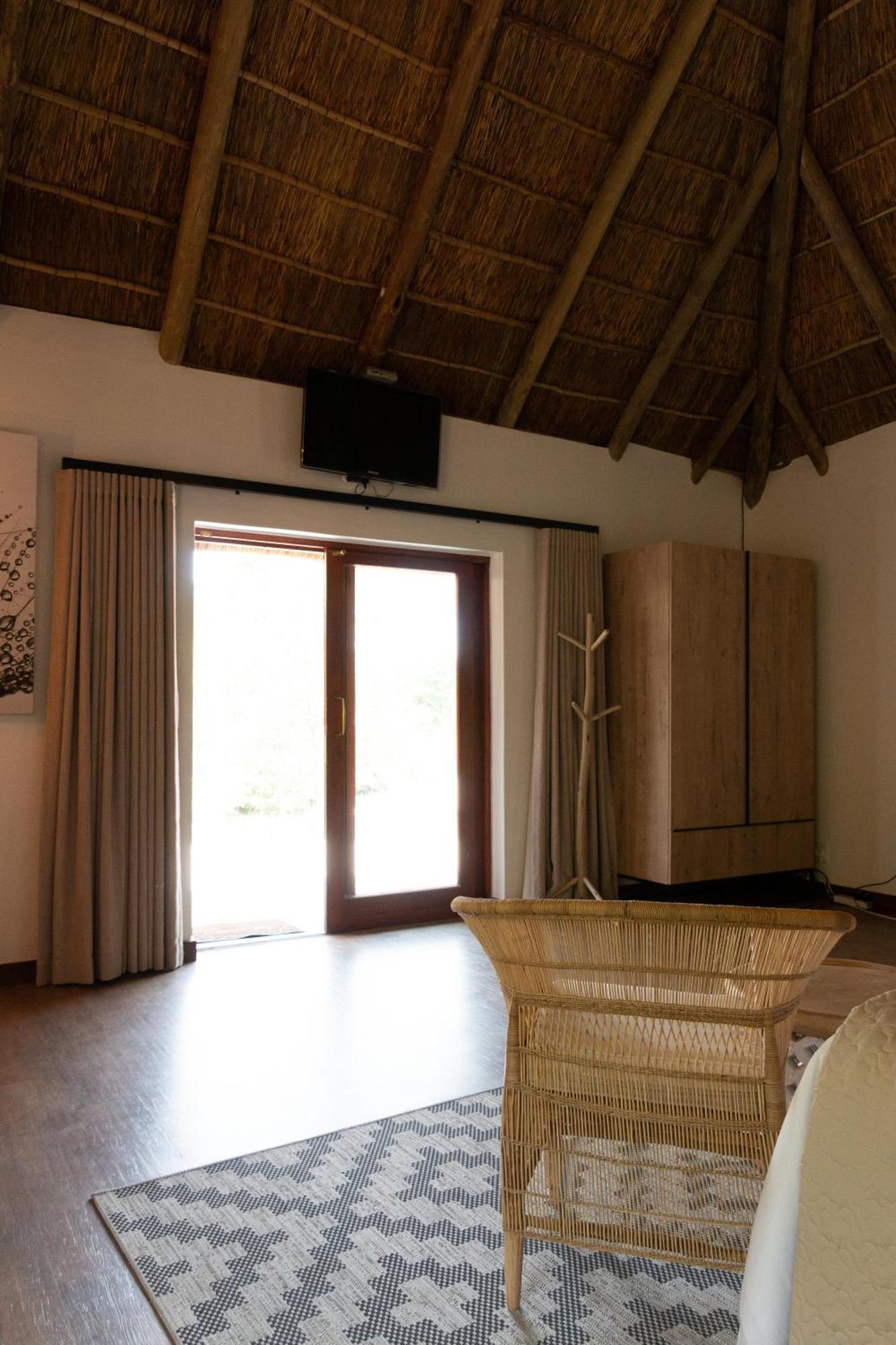 Zenzele River Lodge Rust de Winter Exterior foto